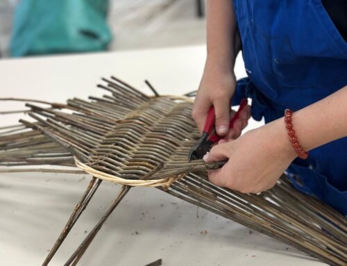 JOVIAT acull una jornada de cistelleria, creativitat i aprenentatge